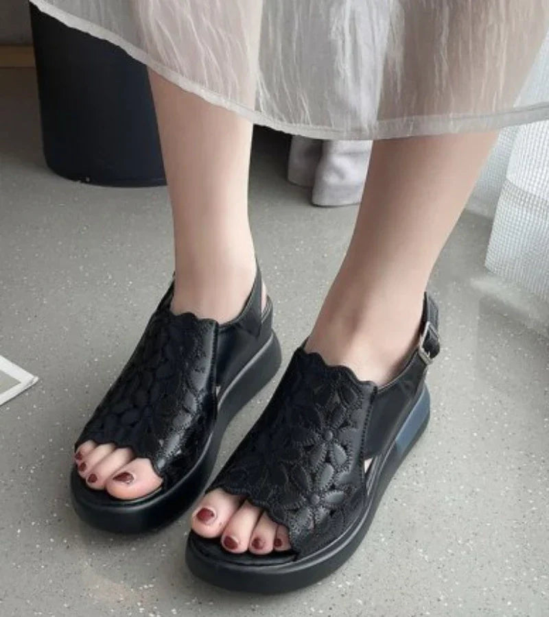 Fiorella™ | Ergonomic Wedge Sandals with Floral Embroidery