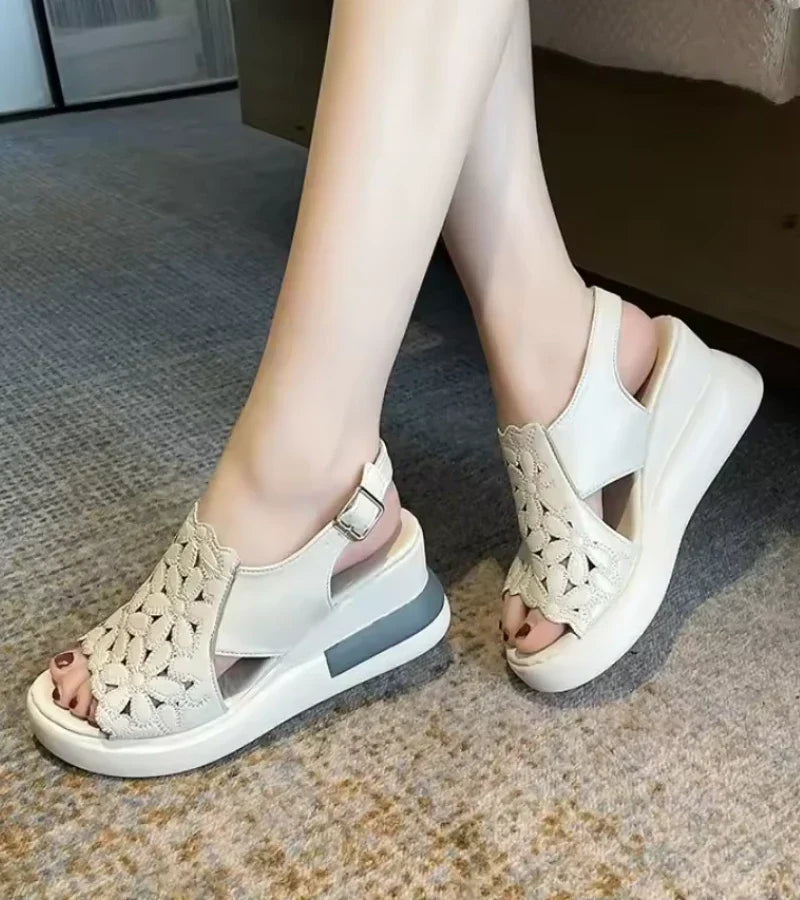 Fiorella™ | Ergonomic Wedge Sandals with Floral Embroidery