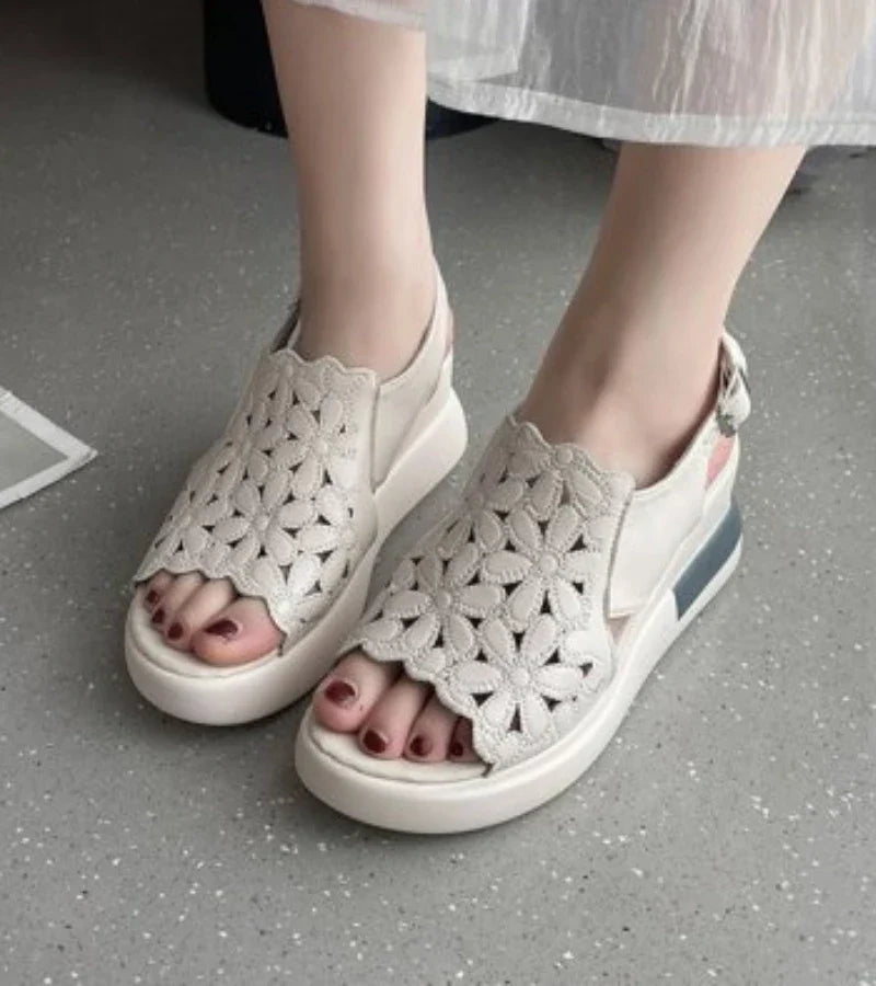 Fiorella™ | Ergonomic Wedge Sandals with Floral Embroidery